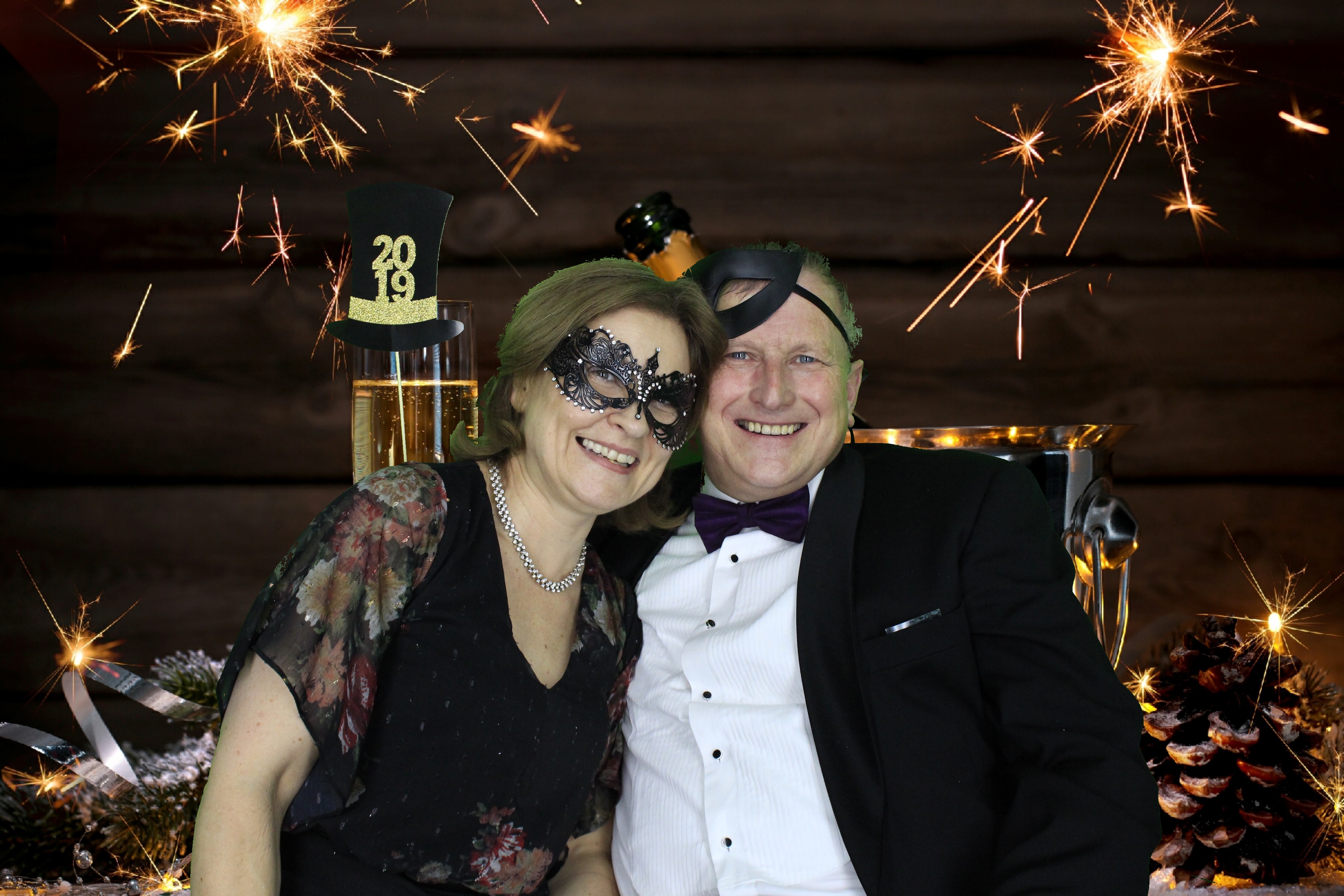 New Years Eve Party Silvermere | View more photos from the event at gallery.myphotoboothexperience.co.uk/u/MyPhotoBoothExperienceLtd/New-Years-Eve-Party-Silvermere